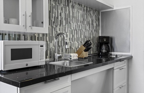 Park West Hotel | Inn At The Park