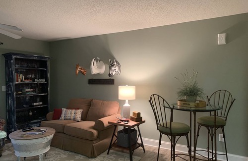 Snug Harbor Condo | Inner Banks Condo With Golf Course and Marina Access