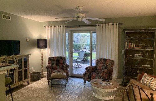 Snug Harbor Condo | Inner Banks Condo With Golf Course and Marina Access