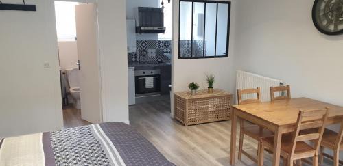 Vineuil-Saint-Firmin Apartment | Inobello proche Chateau Chantilly Parc Asterix