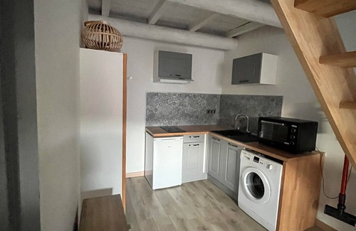 Aigues-Mortes Apartment | Intra-muros- Appartement Avec Balcon et Carte Parking