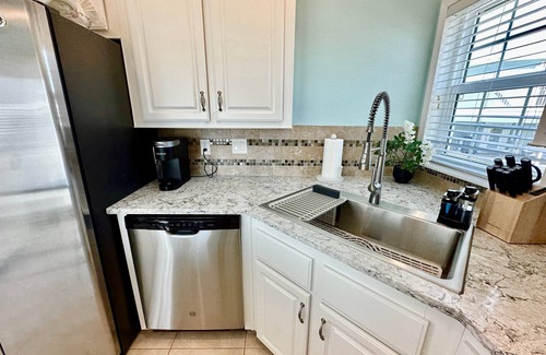 Nettles Island House | Intracoastal Breezes. charming 2-bed 2ba with Beach access on Nettles Island resort