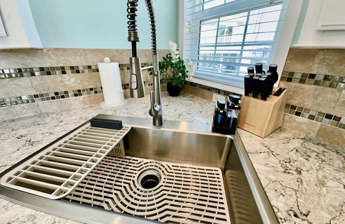 Nettles Island House | Intracoastal Breezes. charming 2-bed 2ba with Beach access on Nettles Island resort