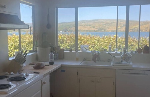 Inverness House | Inverness Beach House - Hot Tub on Tomales Bay