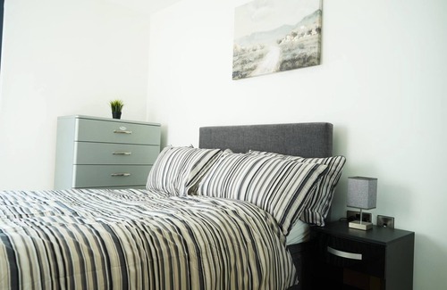 Sheffield Apartment | Inviting 2-bed Apartment in Sheffield