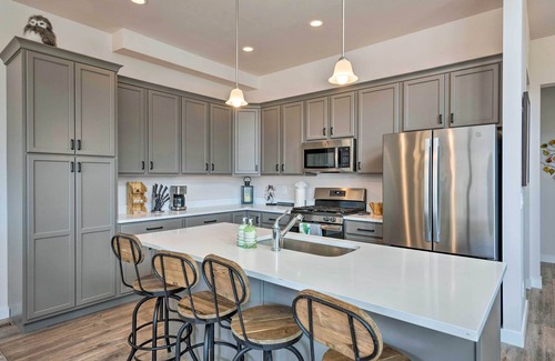 Deer Mountain House | Inviting Hideout Townhome w/Balcony & Lake Views!