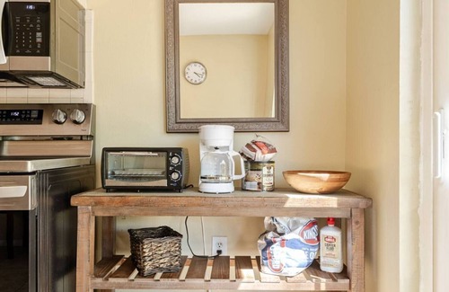 Seminole Heights House | Inviting home w/big yard & walkable neighborhood! 3br/2ba