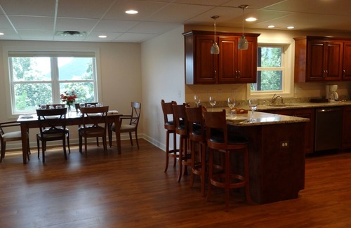 Glen Wilton Apartment | Inviting Mountain Retreat