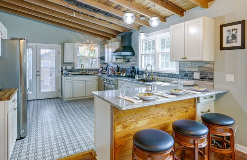 Quincy Cottage | Inviting Quincy Cottage: Walk to Historic Downtown