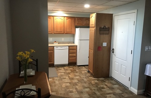 Munising Apartment | Inviting vacation apt. in town w A/C, short walk to Lk Superior, Food Trk, Pub