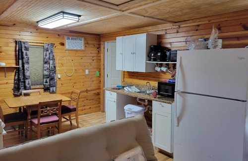 Denton Cabin | Iona Cabin: Your Cozy Retreat for Hunting, Off-Roading, and Relaxation