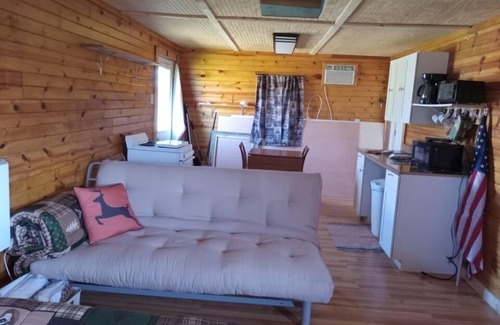 Denton Cabin | Iona Cabin: Your Cozy Retreat for Hunting, Off-Roading, and Relaxation