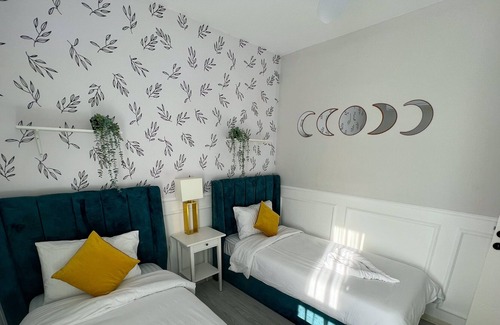 Gastria Apartment | Iona Pool 2-bdr Apartment (Caesar Blue)