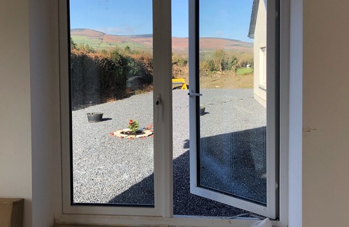 Bunclody Bed & Breakfast | Irish-style en suite bedroom in Bunclody (Breakfast included)