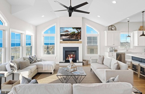 South Beach Haven House | "Irish Whale" Oceanfront. Fantastic Beach Haven. Sleeps 13!