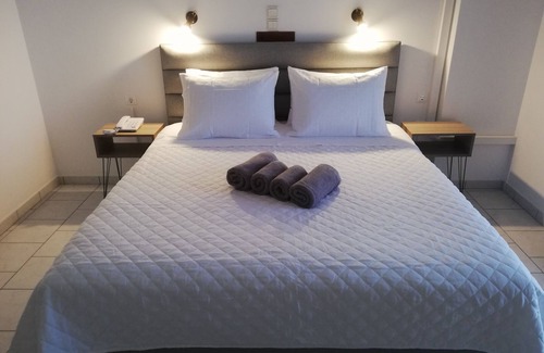 Agios Konstantinos Hotel | Iro's Residence