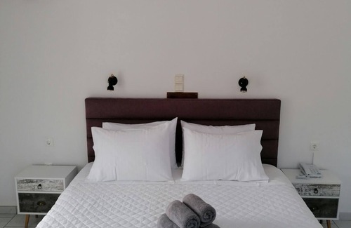 Agios Konstantinos Hotel | Iro's Residence