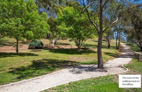 Homewood House | "Ironbark" @ Yea Springs - affordable luxury right on the Railtrail
