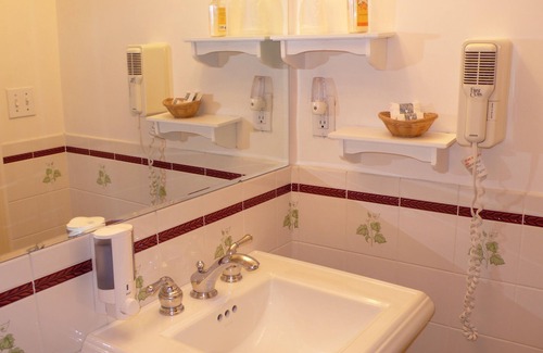 Mid-Cambridge Bed & Breakfast | Irving House At Harvard