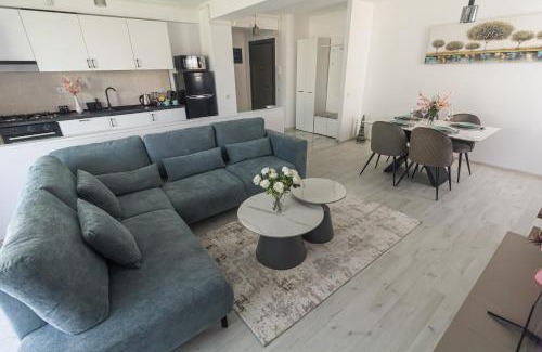 Otopeni Apartment | Isa Residence - Otopeni Airport & Therme I Libertatii Gardens - free pool facilities