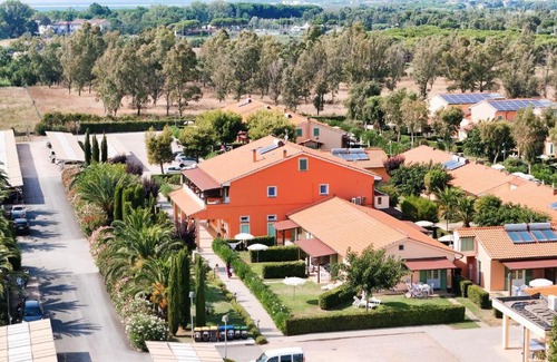 Vada Apartment | ISA-Residence with swimming pool in Mazzanta at only 600 meters from the beach, apartments with air conditioning and private outdoor area