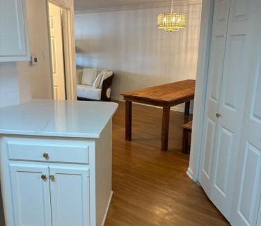 Jarreau House | Island getaway 11 beds 4 bedrooms