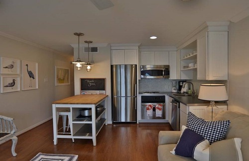 Galveston Condo | "Island Getaway" Top Floor 1BR condo ON THE BEACH!