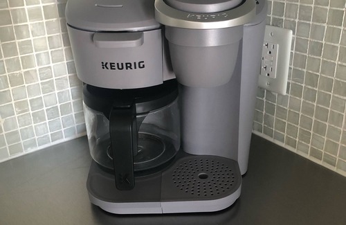 Galveston Condo | "Island Getaway" Top Floor 1BR condo ON THE BEACH!