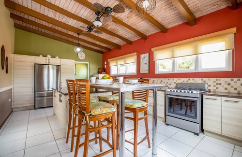 Kamay Apartment | Island Home