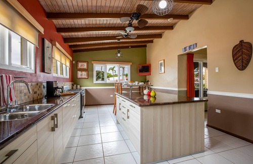 Kamay Apartment | Island Home