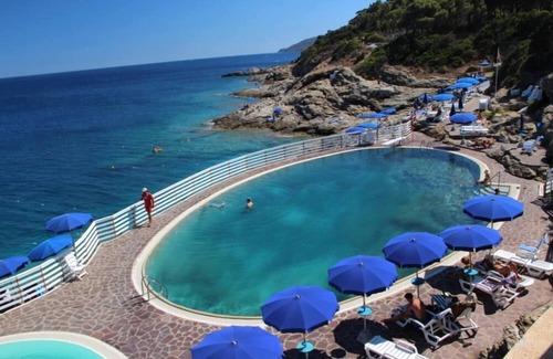 Capo D'arco House | Island D Elba Capo D Arco: Villa on the promontory among flowers and scents