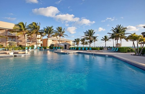 Crystal Harbour Apartment | Island Studio w/Balcony, Pool Access & Weekly Live Music for an Exciting Stay