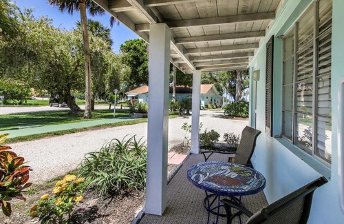 Sebastian Hotel | Island View Cottages Sebastian