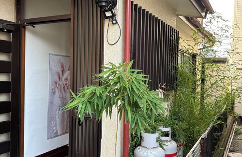 Tokorozawa House | It is a quiet residential area with fresh air, and a good ramen shop is a 3-minute walk away. The natural hot spring is 5 minutes away by car, the Seibu Dome is 20 minutes away by car, and there are many delicious restaurants 10 minutes away by car.