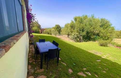 Assemini House | Detached villa sleeps 8/11 person located inside the Monte Arcosu Park.