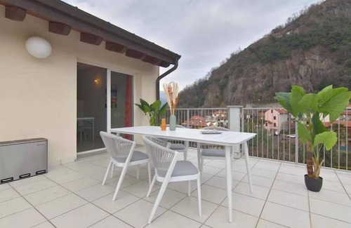 Maccagno Apartment | Golfo Gabella penthouse apartment with pool