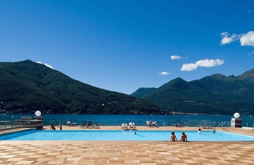 Maccagno Apartment | Golfo Gabella penthouse apartment with pool