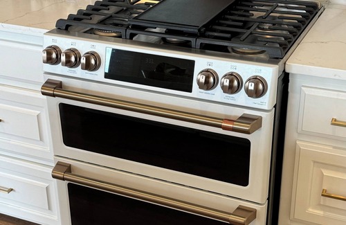 Jarreau House | It's About River Time, a 3BR/3BA house on False River, fenced yard & large pier!