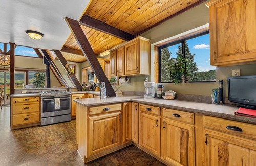 Baderville House | It's Aspen time in Flagstaff | Local Discounts