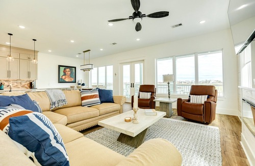 Galveston House | It's Time for a Happy Ohana! Dog Friendly, Fenced Yard, Short Walk to the Beach