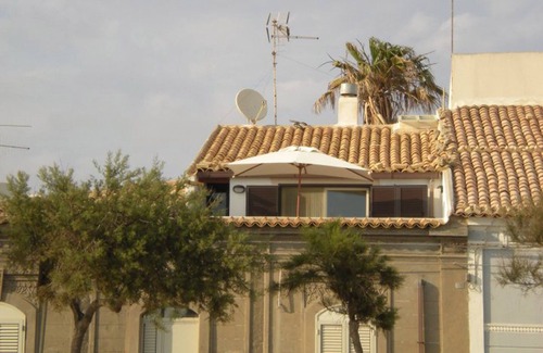 Punta Secca House | Adelaide House in the heart of Punta Secca five meters from the beach