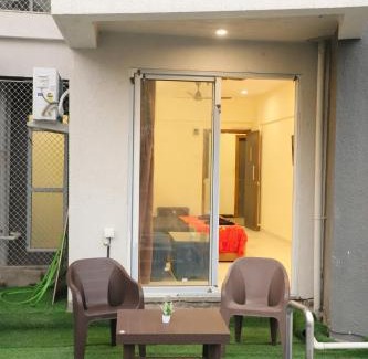 Murbad Apartment | Ivy Bliss Studio with Private Pool, B 06, Karjat