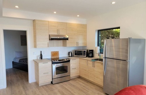 Bowen Island Apartment | J&J's · Exquisite and brand new 1-bedroom ocean view suite