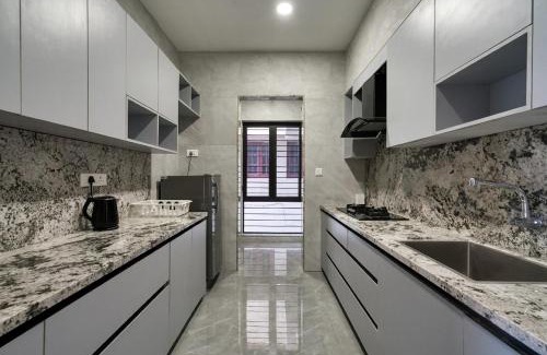 Peelamedu Apartment | J Square Inn