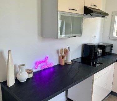 Livry-Gargan Apartment | Jaccuzzi F2 Prés du canal