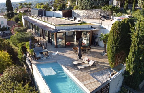 Allauch Apartment | Jacuzzi et Jardin Privé à Allauch Chambre Cigale