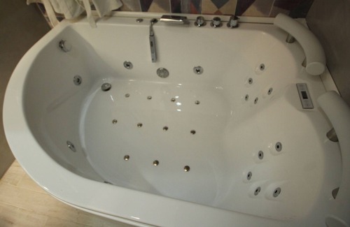 Casas del Abad Cottage | Jacuzzi in the room