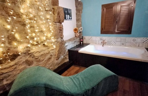Neila de San Miguel Cottage | Jacuzzi Para Dos, Pueblo de Montaña, Vistas