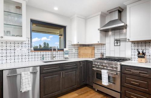 McMinnville House | Jade's View Estate