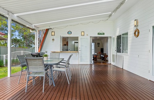 St. Georges Basin House | Jado on the Lake- House Jervis Bay
